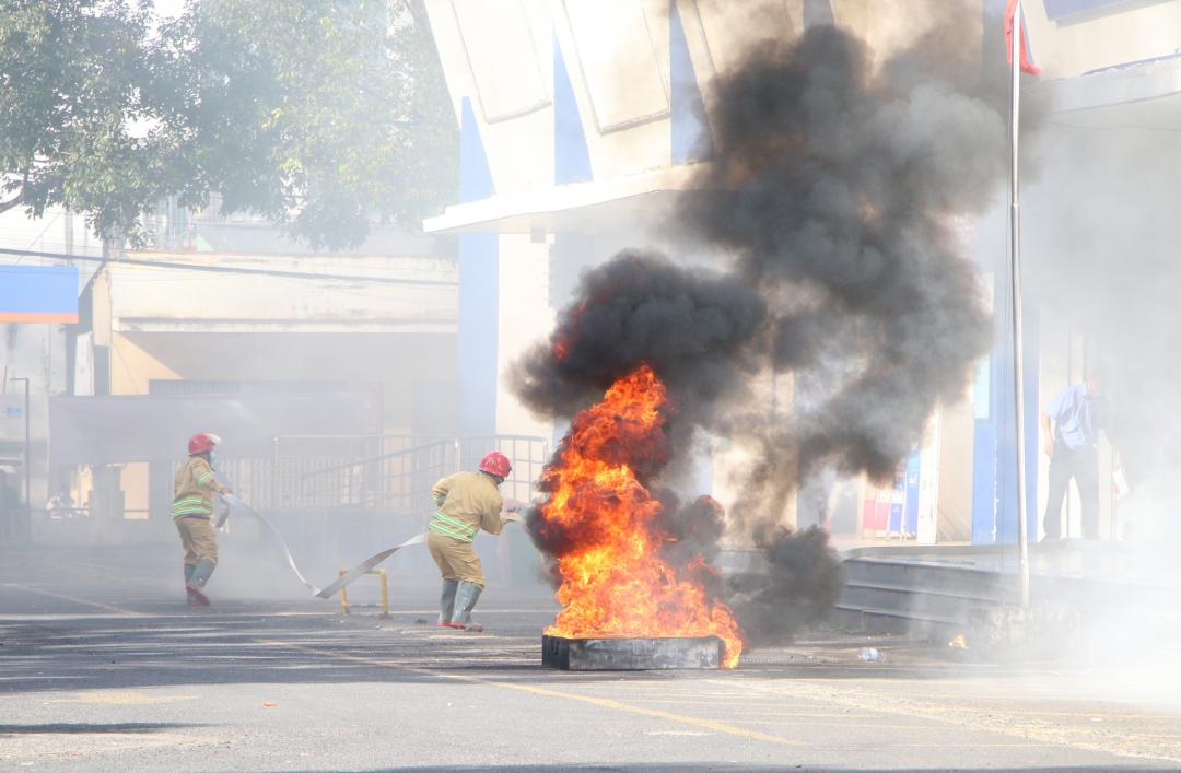 Đắk Lắk thực tập phương án chữa cháy tại Bệnh viện đa khoa Thiện Hạnh